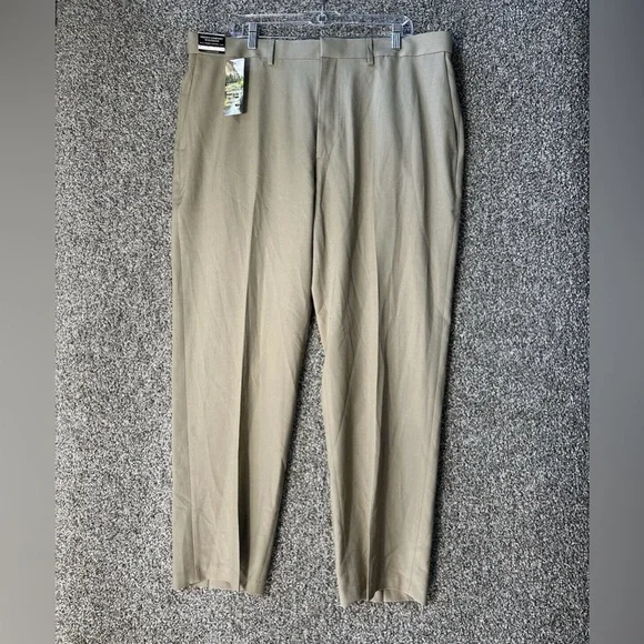 Haggar Premium Comfort Expandable Waist Classic Fit Pants SZ 40x30 NWT - Picture 2 of 8